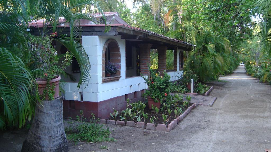 Quinta Erika Hotel Coyuca de Benitez Ruang foto
