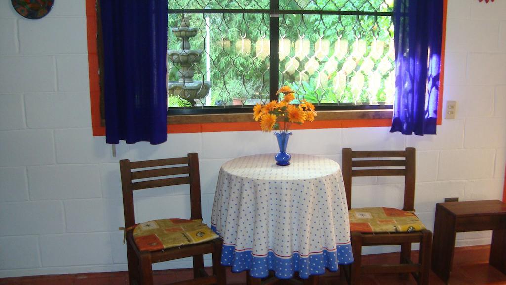 Quinta Erika Hotel Coyuca de Benitez Ruang foto